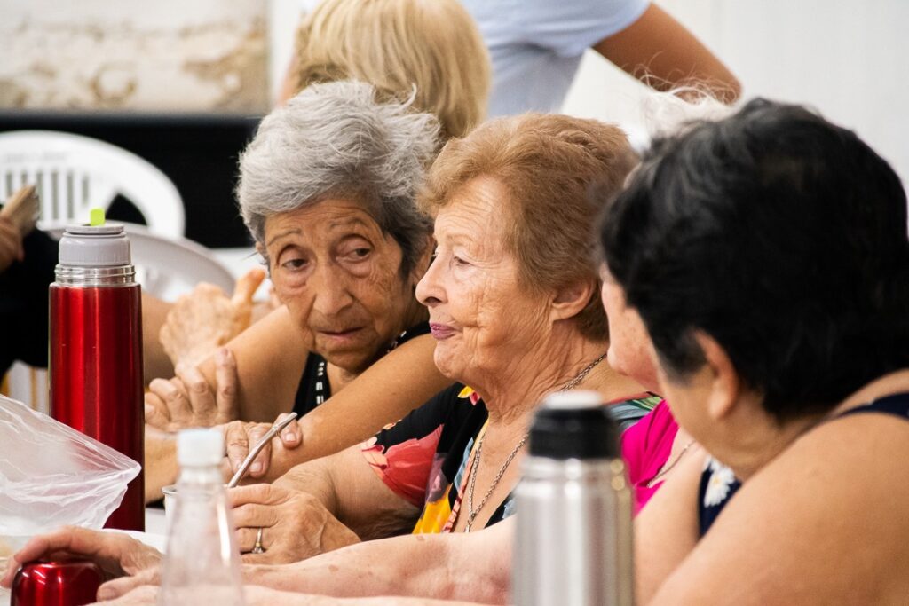 ENCUENTRO ADULTOS MAYORES (7)