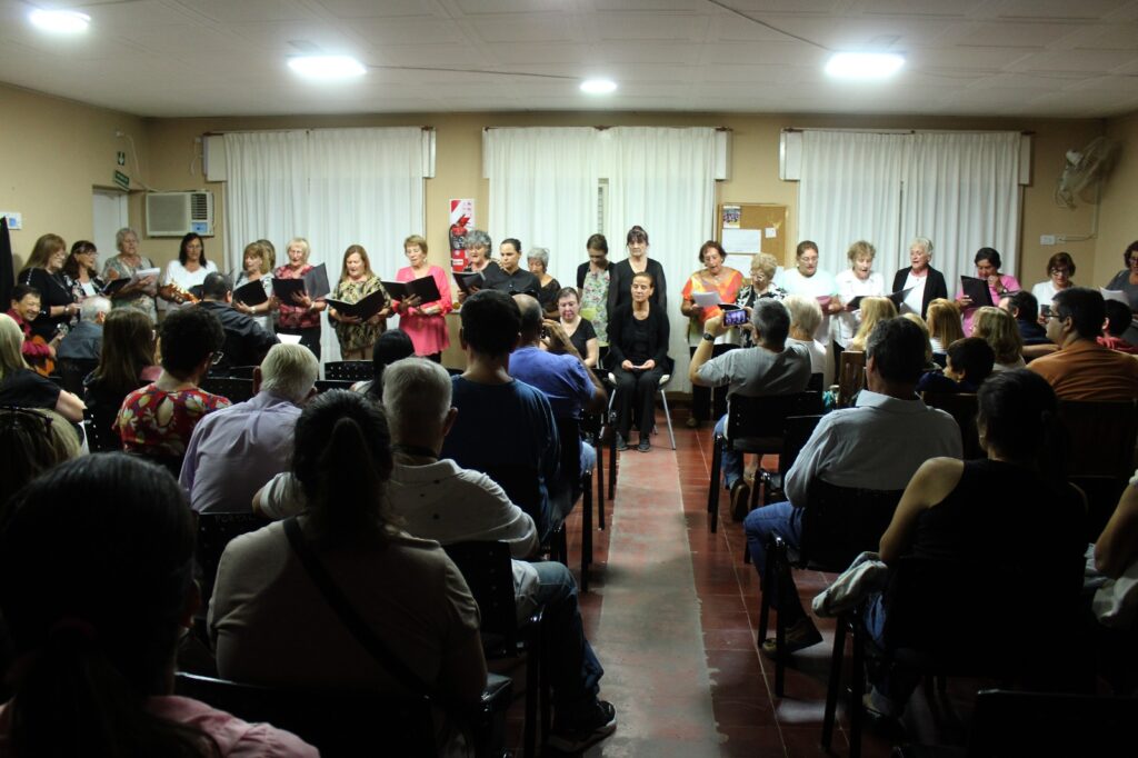 LOS TOPITOS Y CORO (6)