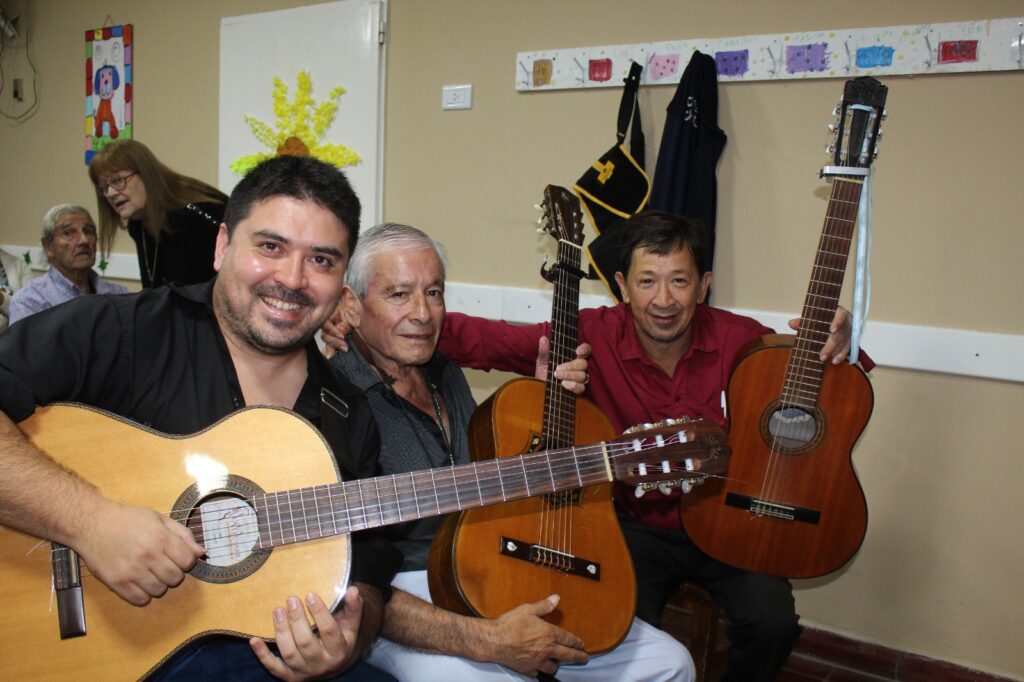 LOS TOPITOS Y CORO (8)