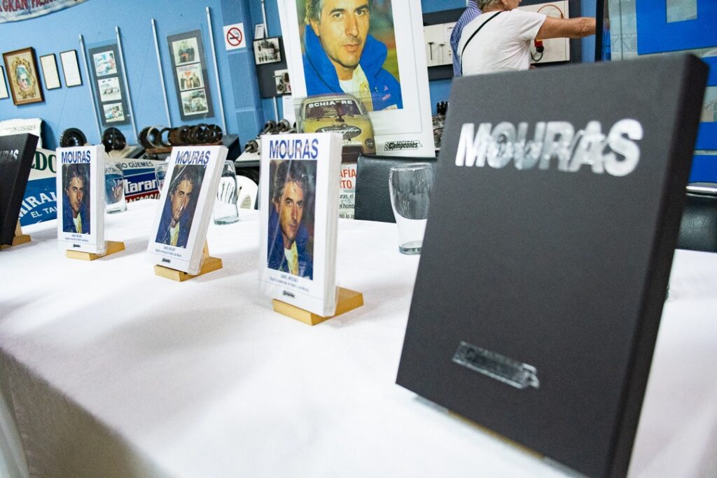 PRESENTACION LIBRO ROBERTO MOURAS