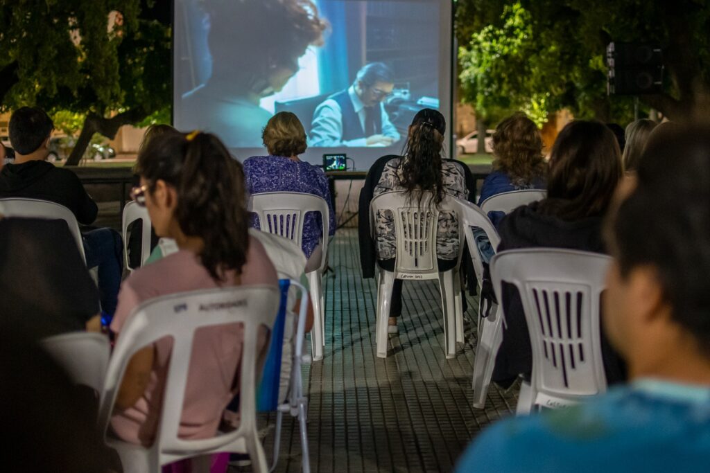 PROYECCION PELICULA 1985 (2)