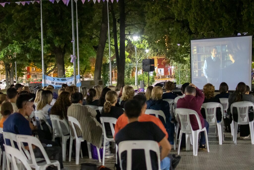 PROYECCION PELICULA 1985 (5)